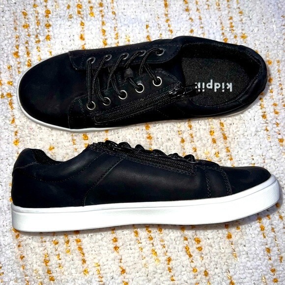 kidpik Other - Black New Sneakers Dress up or Down Size Big Boys 5 Medium
